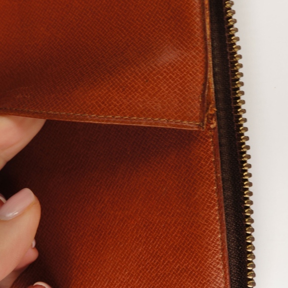 LOUIS VUITTON MONOGRAM PASSPORT TRAVEL AGENDA - Picture 8 of 8